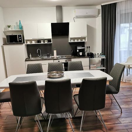 Freedom Apartman ハイデゥソボスロー エクステリア 写真