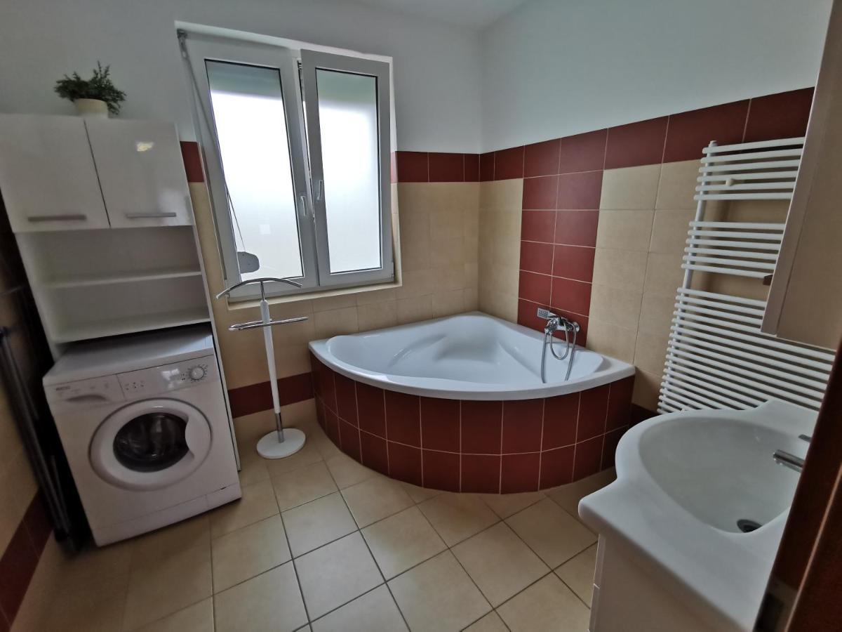 Freedom Apartman ハイデゥソボスロー エクステリア 写真